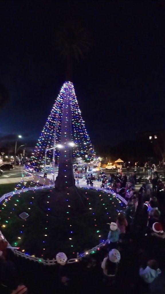 Emeryville Holiday Parade (car-free) and tree lighting